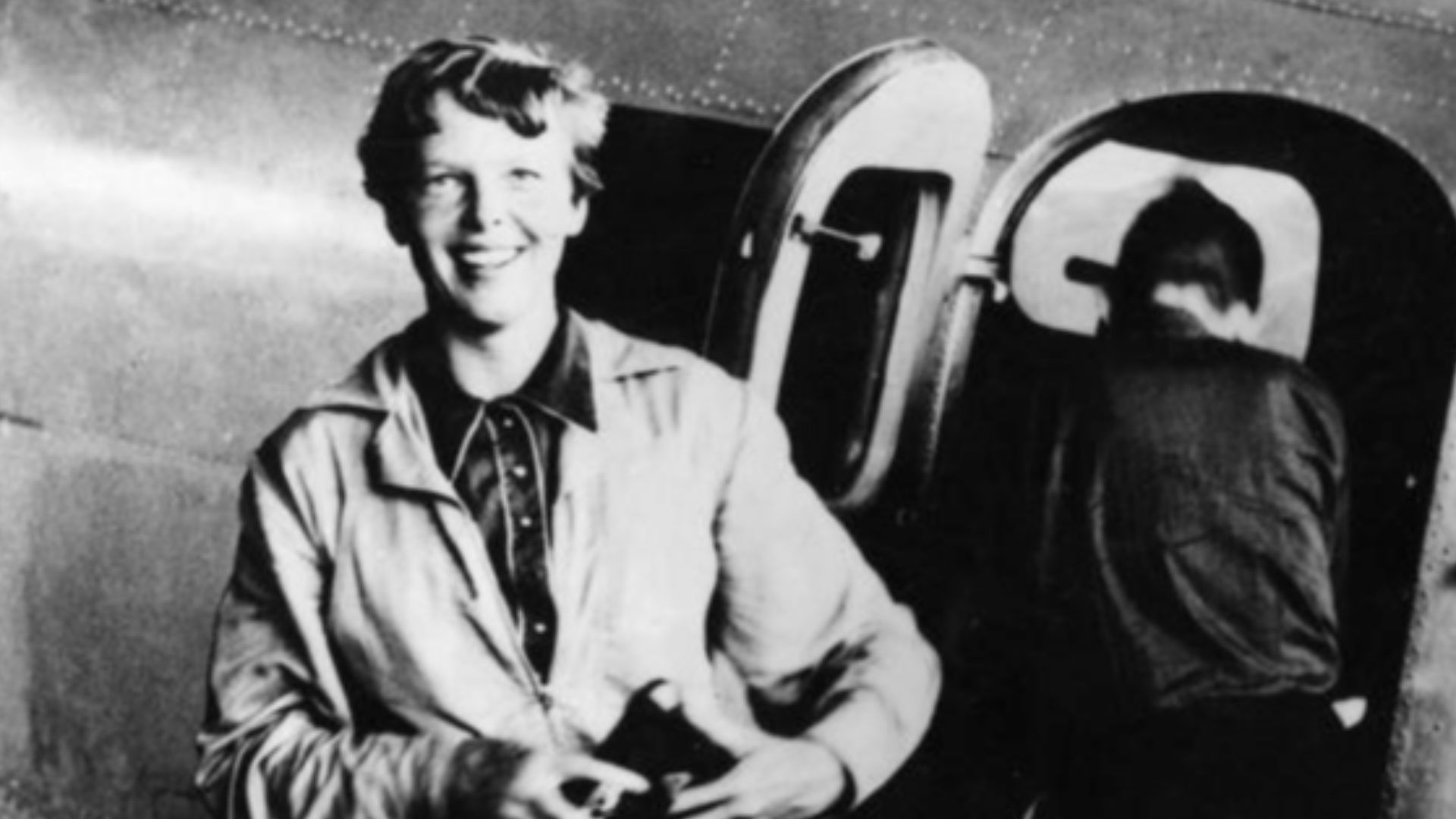File:Amelia Earhart.jpg