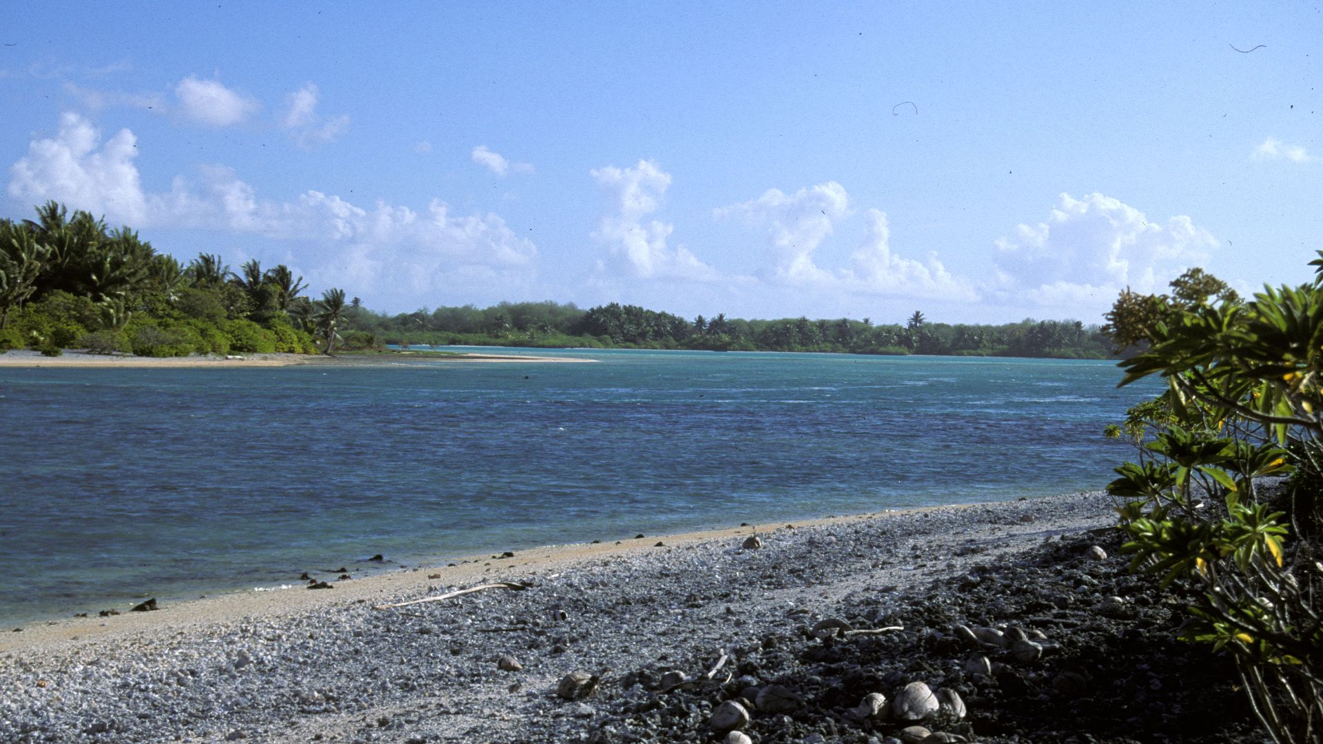 File:Nikumaroro Lagoon Entrance AKK.jpg