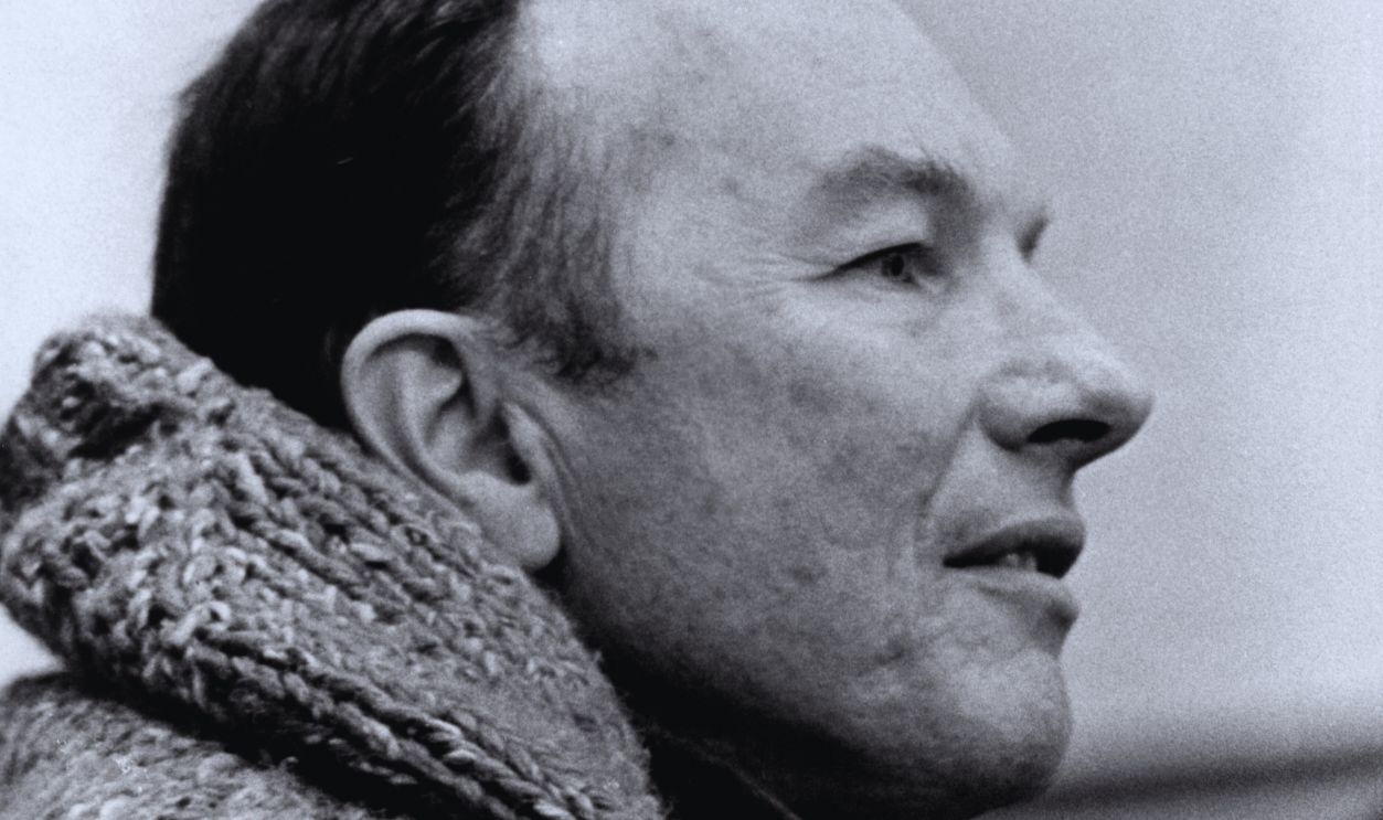 Gettyimages - 85516194, Photo of Pete SEEGER UNSPECIFIED - JANUARY 01: Photo of Pete SEEGER; Posed portrait circa 1965