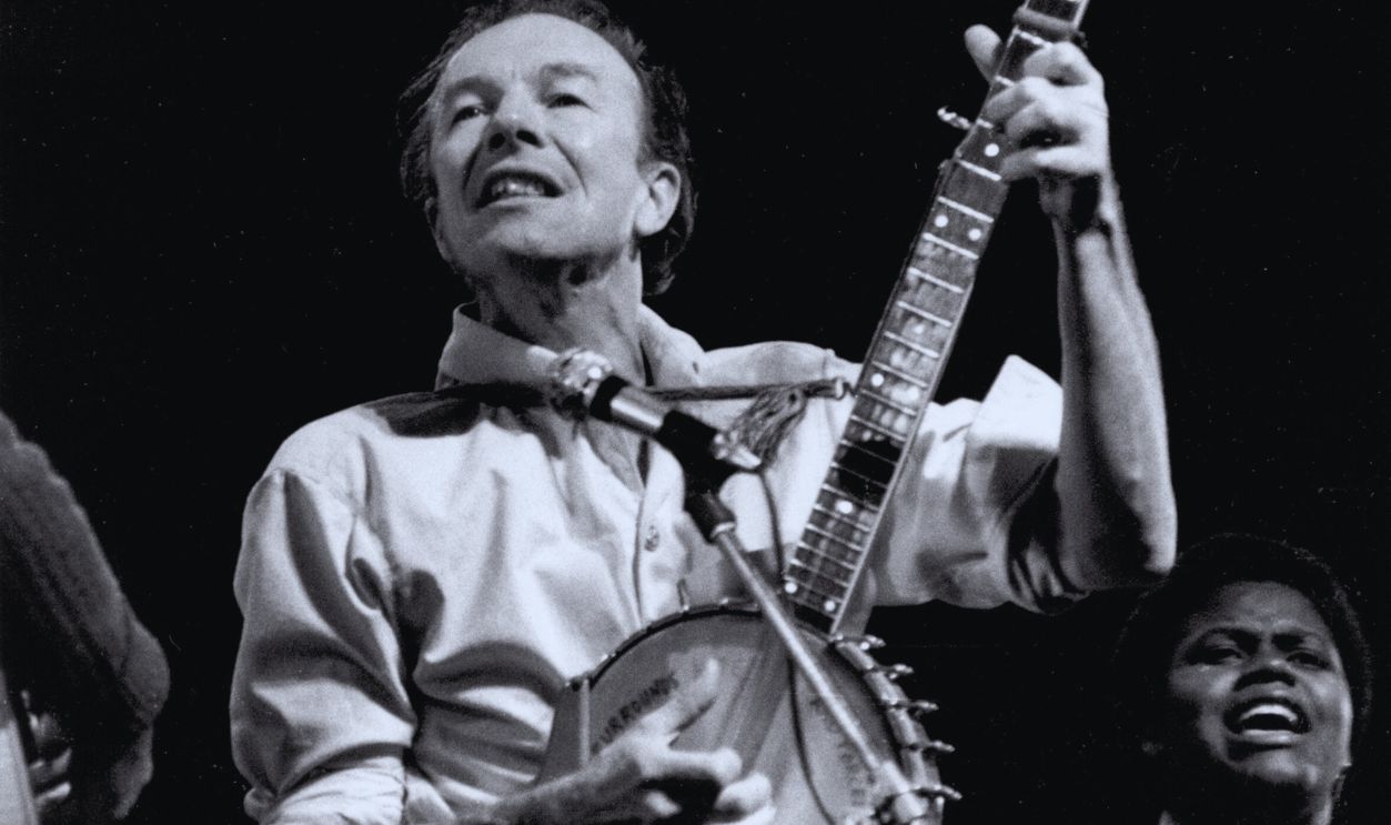 Gettyimages - 75943674, Photo of Pete Seeger UNSPECIFIED - CIRCA 1960: Photo of Pete Seeger