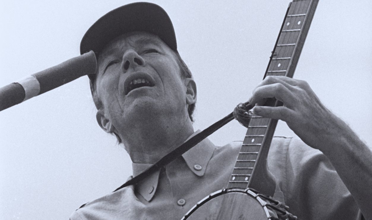 Gettyimages - 142472037, Garrison Picnic GARRISON, NY - JUNE 17: Musician Pete Seeger attends the Garrison Picnic on June 17, 1968 in Garrison, New York.