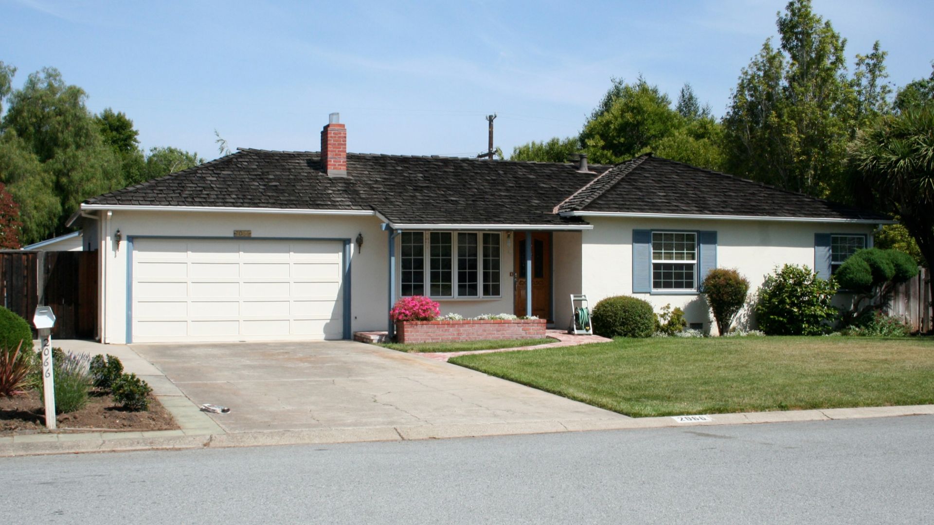 File:Apple Garage.jpg