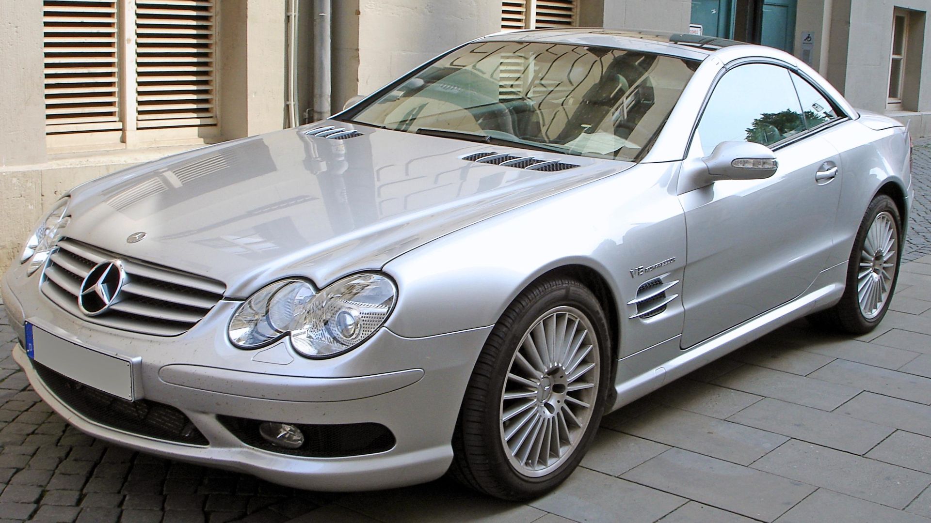 File:Mercedes SL 55 AMG front.jpg