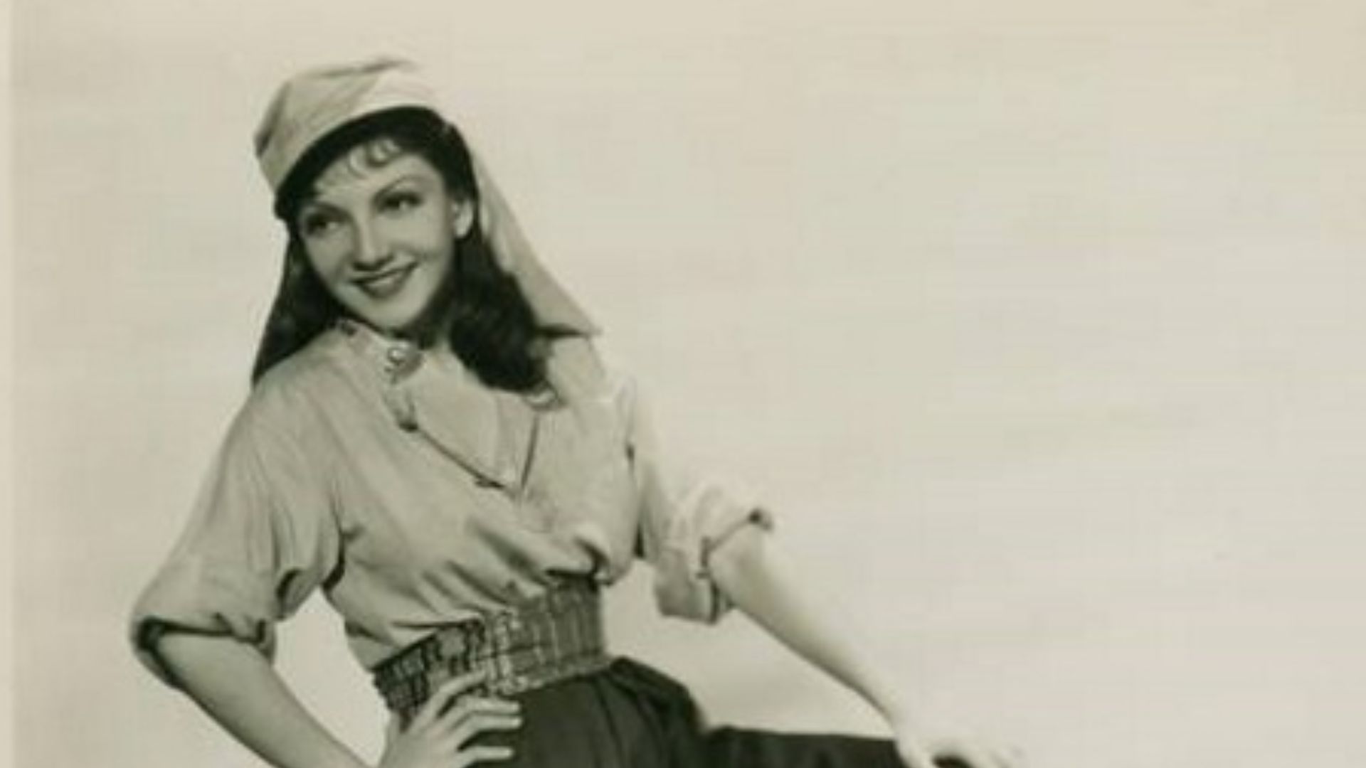 File:Claudette Colbert as Cigarette in uniform.jpg