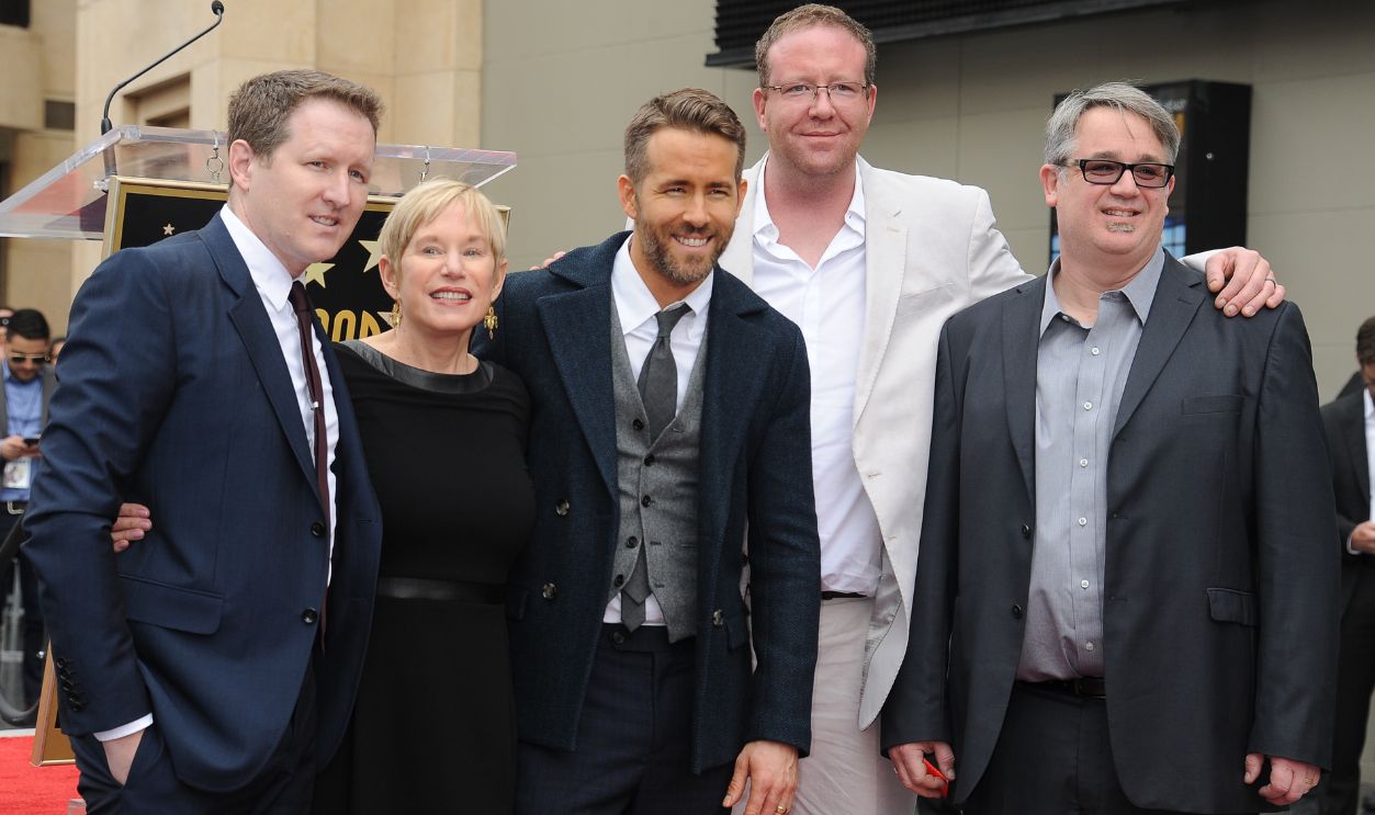 Actor Ryan Reynolds and brothers pose for a photo as Reynolds is honored with a star on the Hollywood Walk of Fame on December 15, 2016 in Hollywood, California