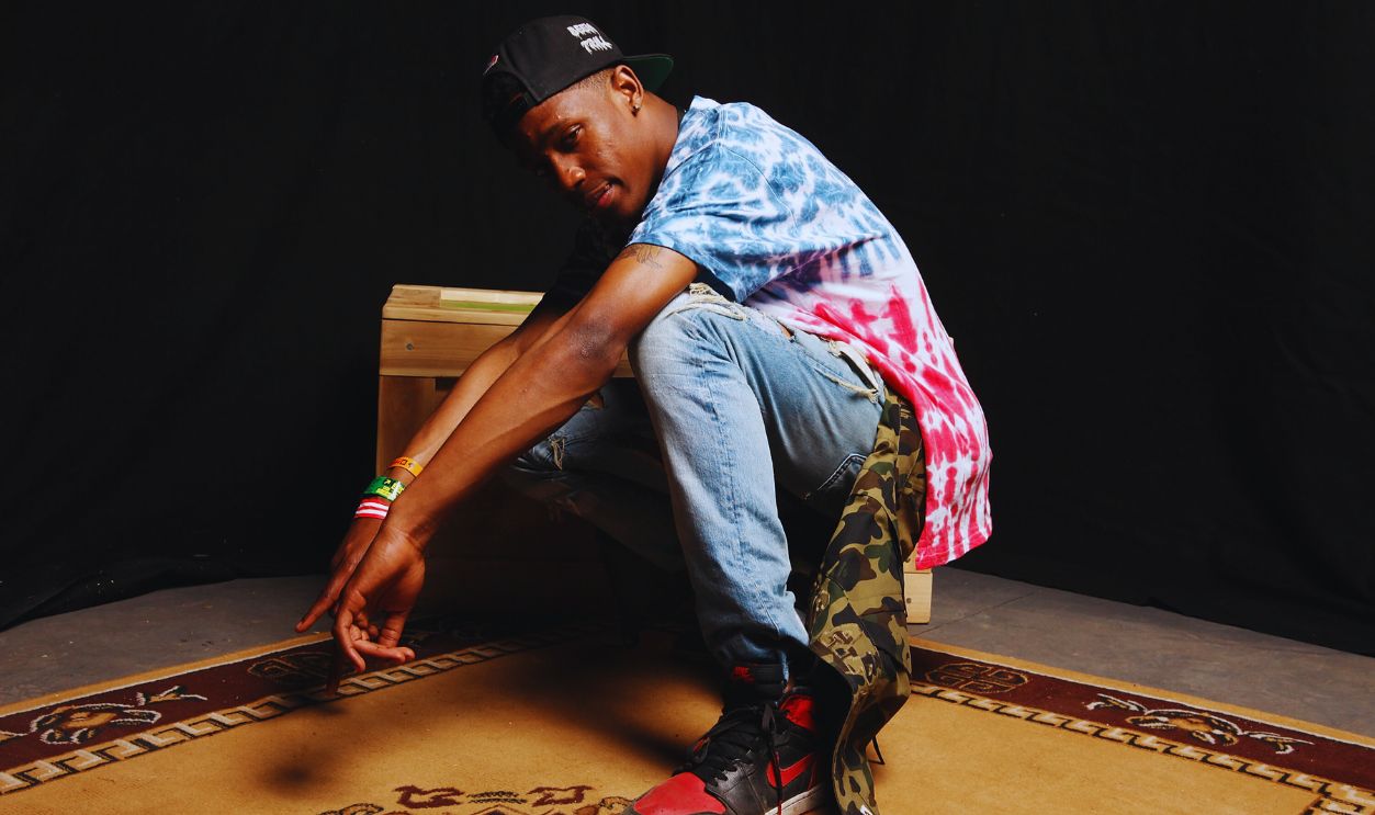 Gettyimages - 163790679, 2013 SXSW Music, Film + Interactive Festival - Day 8 AUSTIN, TX - MARCH 15: Travis $cott poses for a portrait backstage at The Fader Fort presented by Converse during SXSW on March 15, 2013 in Austin, Texas.