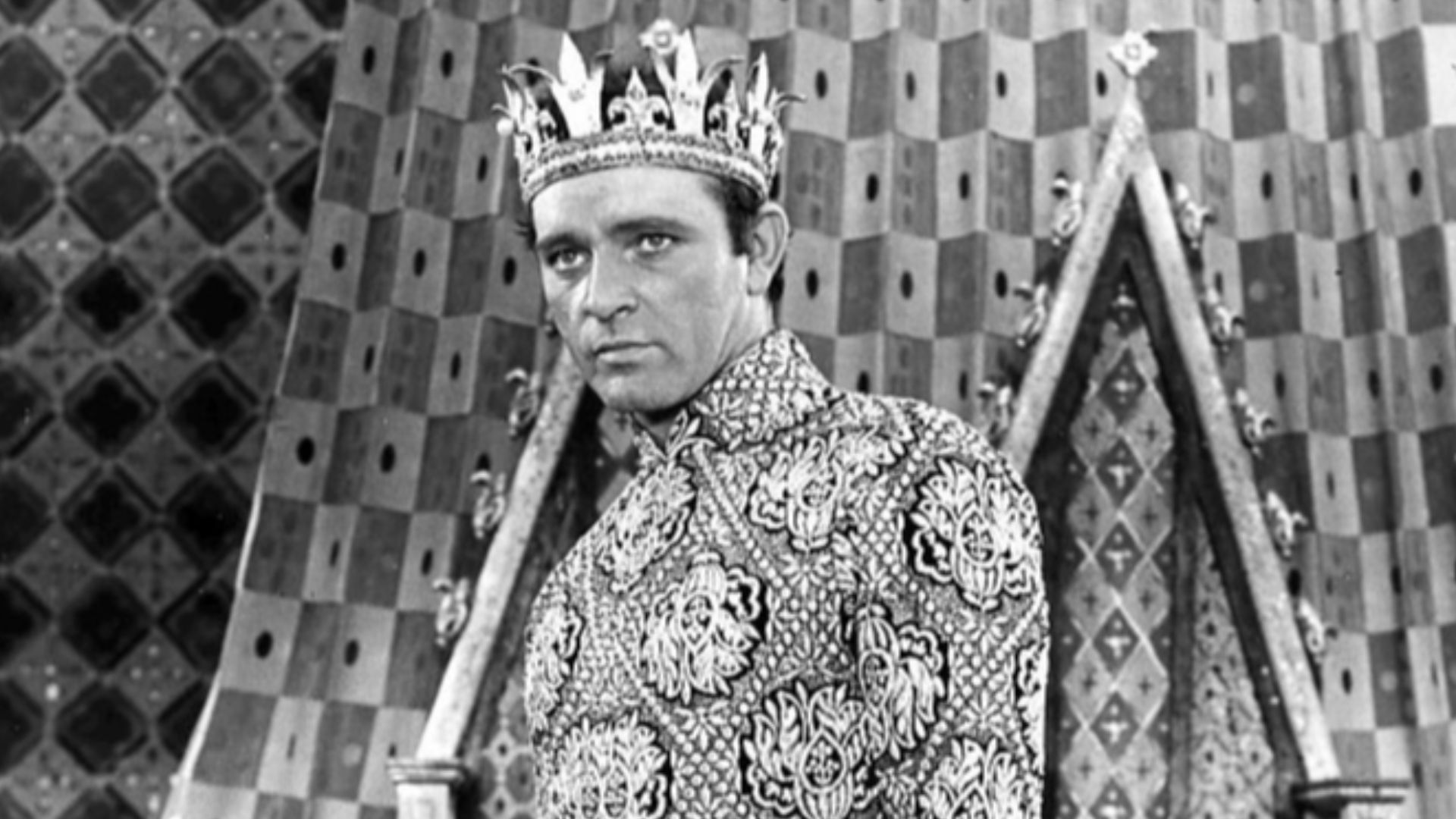 File:Richard Burton King Arthur Camelot.JPG