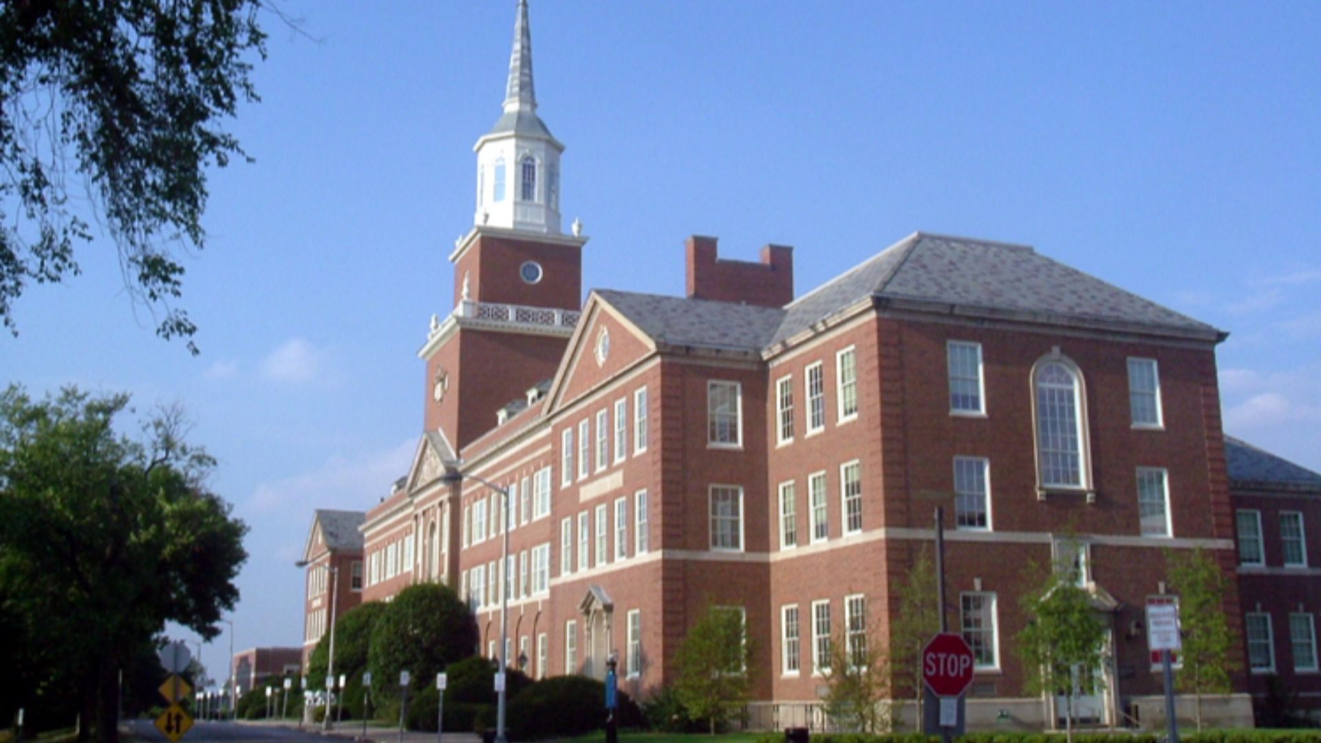 File:McMicken Hall, University of Cincinnati, 2005-08-19.jpg