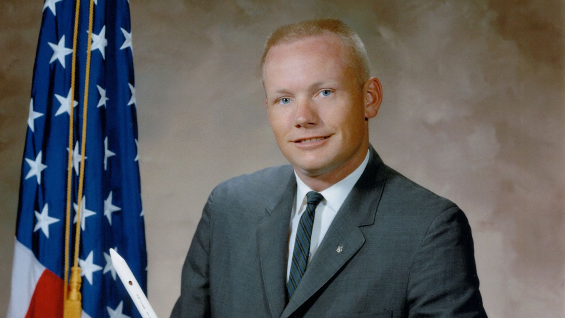 File:Neil Armstrong 1964 portrait.jpg