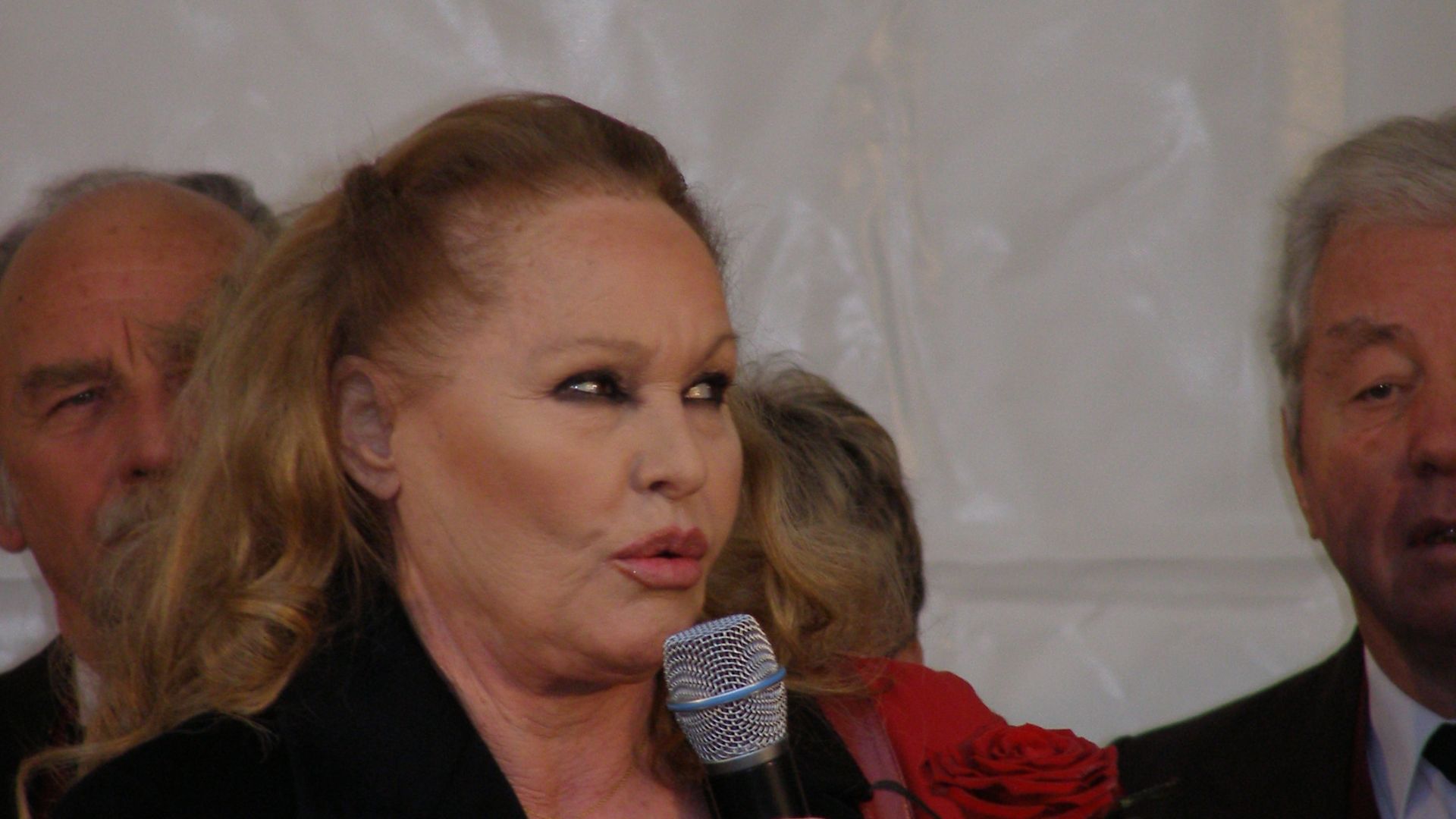 File:Ursula Andress 2006-12-16-368.jpg