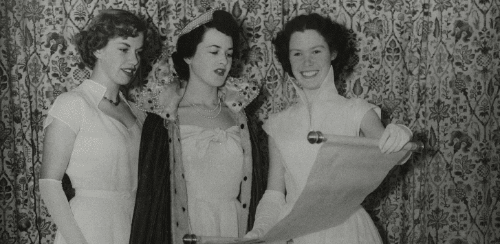 GettyImages-1053612030 Lady in Waiting and Maid of honor