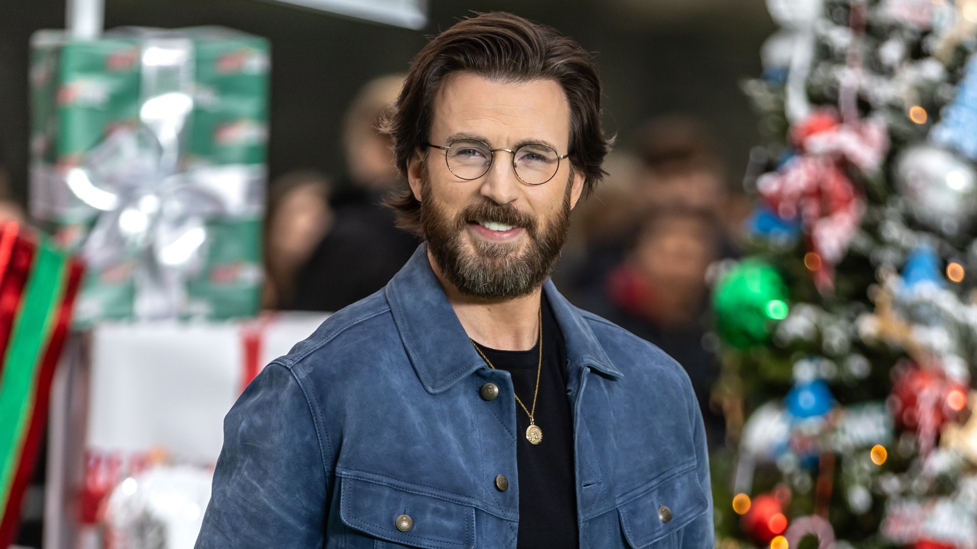 File:Chris Evans Red.jpg