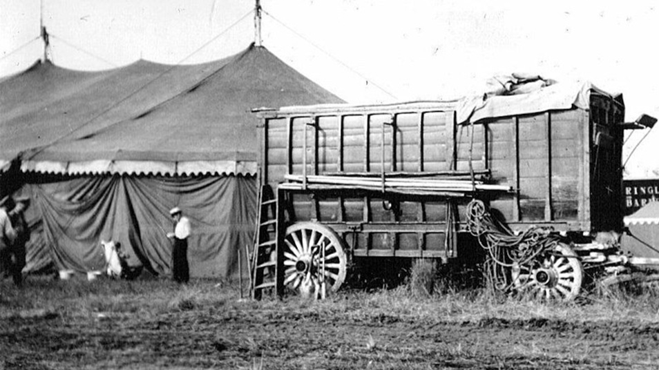 1939 - Circus Big Top Tent And Wagon - Ringling Brothers Barnum & Bailey Circus