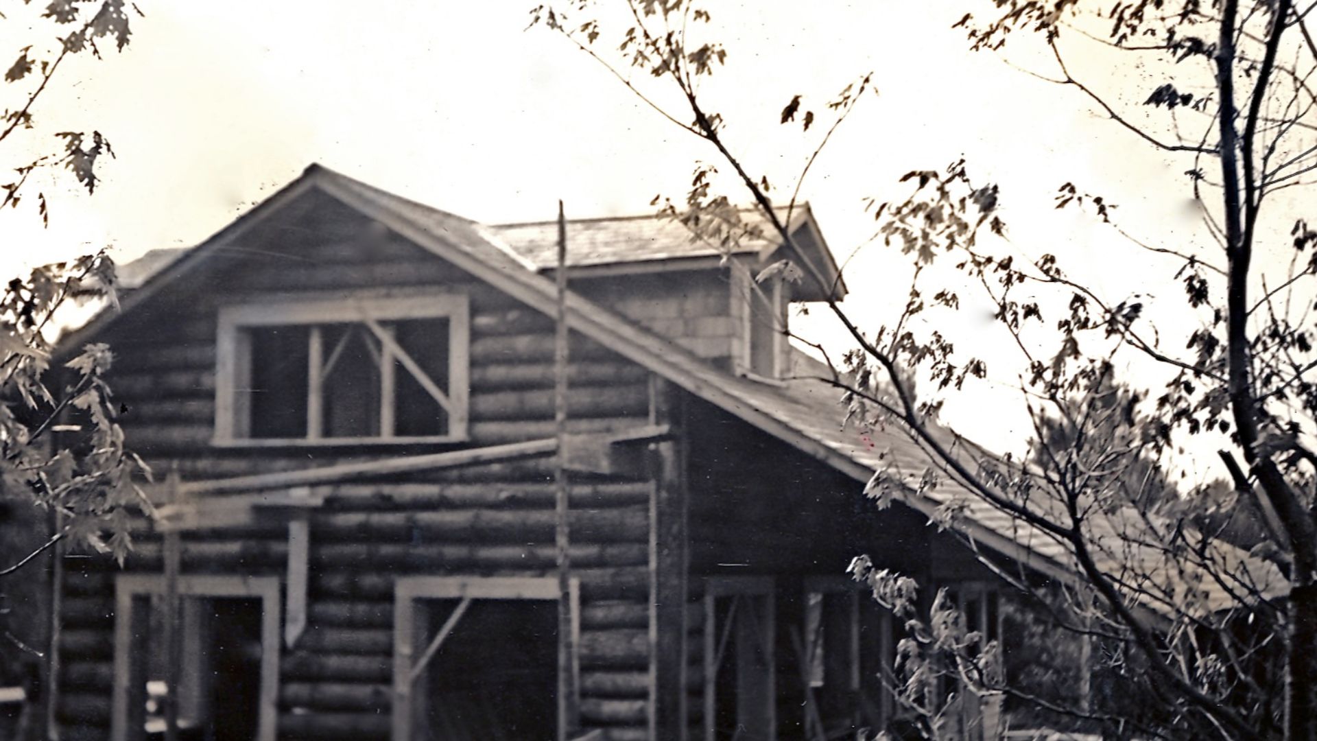 File:Clayton Moore Family Cottage 1925.jpg