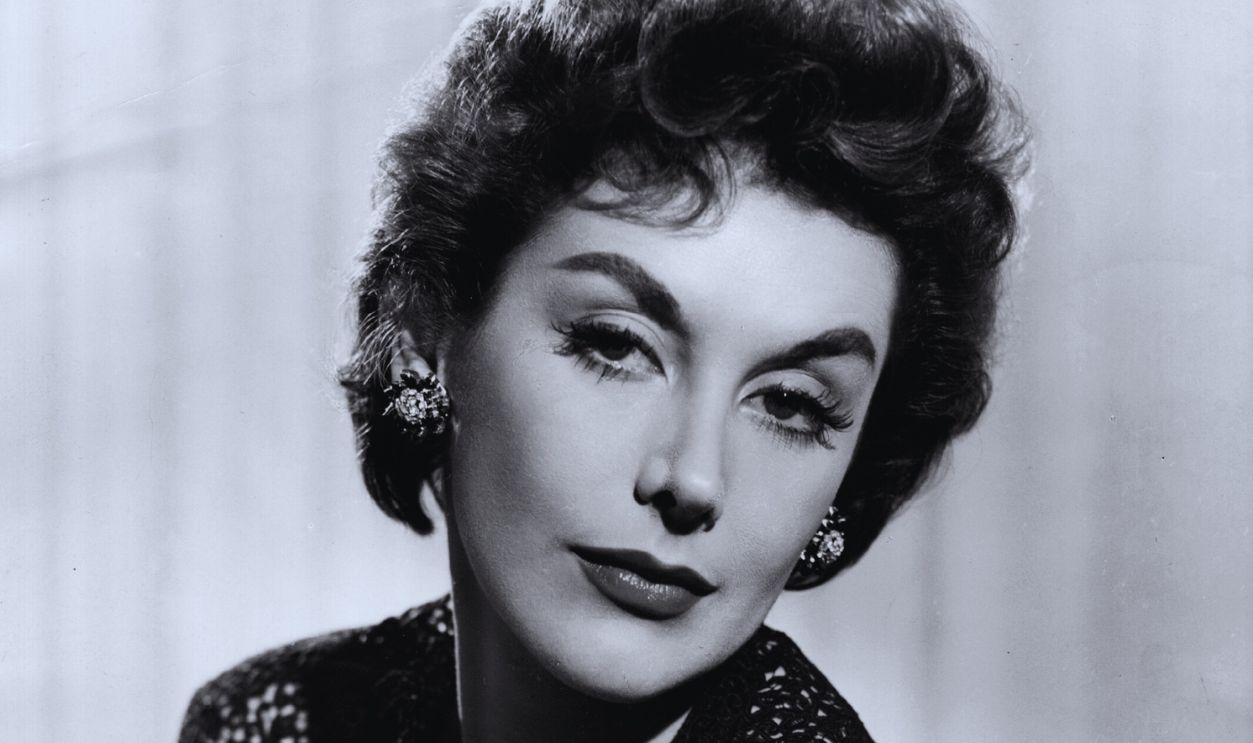 Gettyimages - 3287262, Kay Kendall March 1953: British film actress, Kay Kendall (1927 - 1959). Original Publication: Picture Post - 6469 - Frenchman's Guide to our Girls - pub. 1953