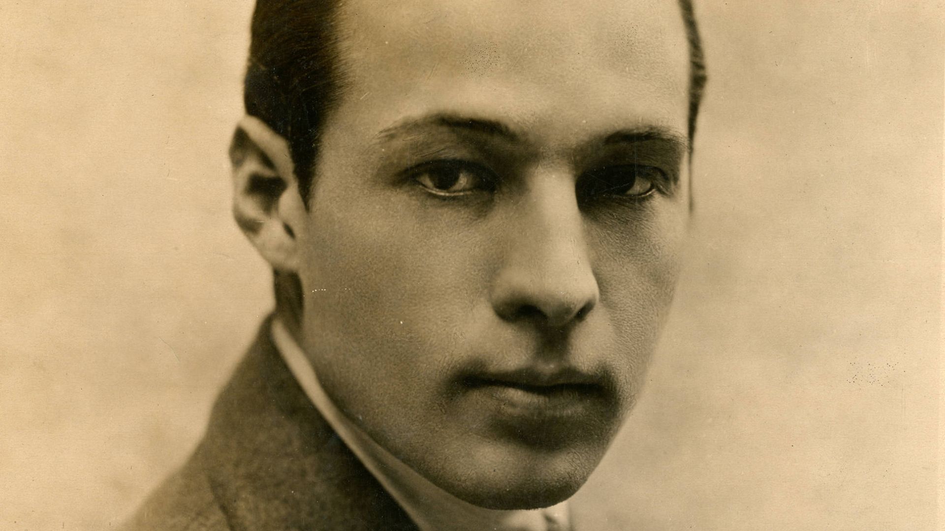 File:Rudolph Valentino, film actor (SAYRE 4643).jpg