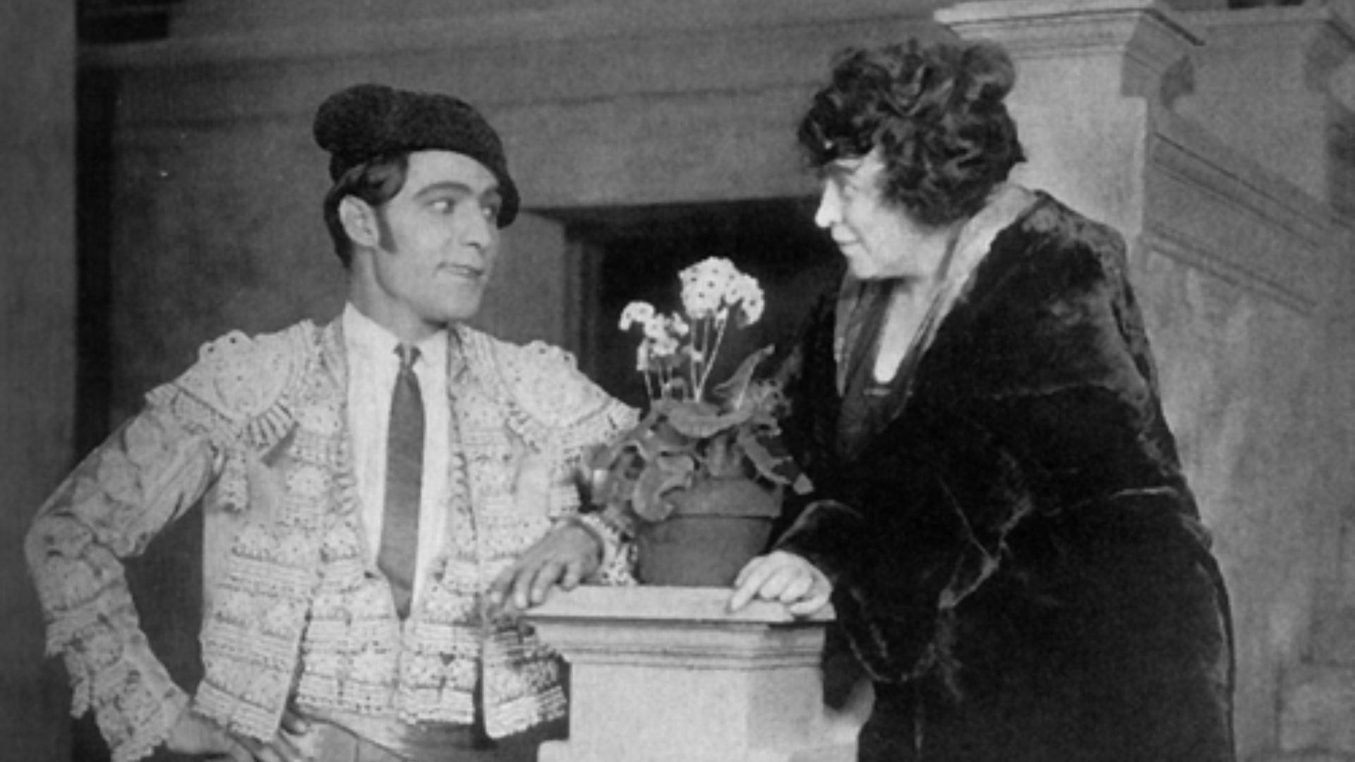 File:June Mathis and Rudolph Valentino.jpg