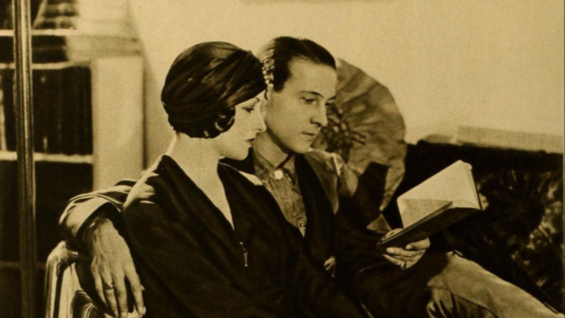 File:Natacha Rambova and Rudolph Valentino, Motion Picture Magazine, December 1923.png
