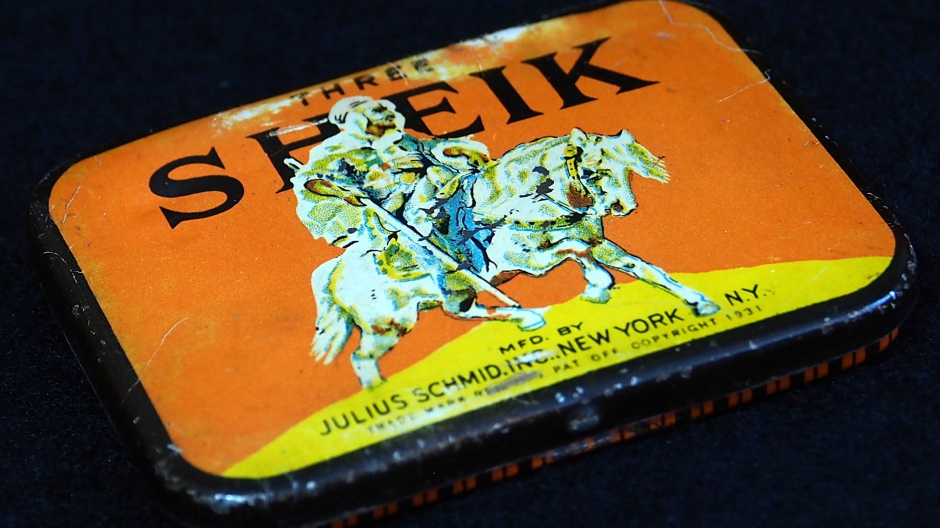 File:Rare vintage Sheik condom tin, pic1.JPG