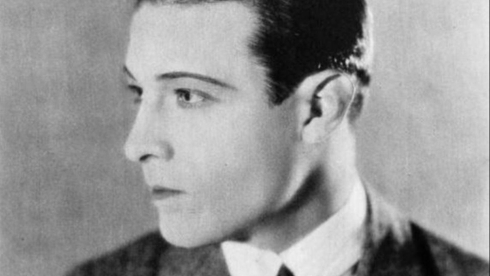 File:Rudolph Valentino - Jan 1922 Photoplay.jpg