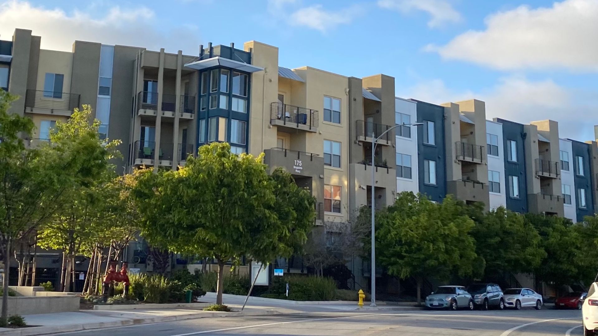 File:Enso Apartments by the University of Silicon Valley.jpg