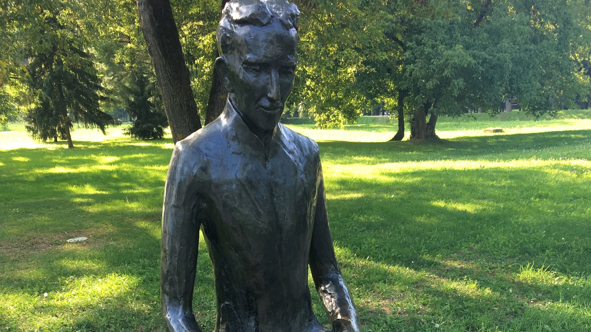 File:Spomenik Nikola Tesla Pozega Croatia.jpg
