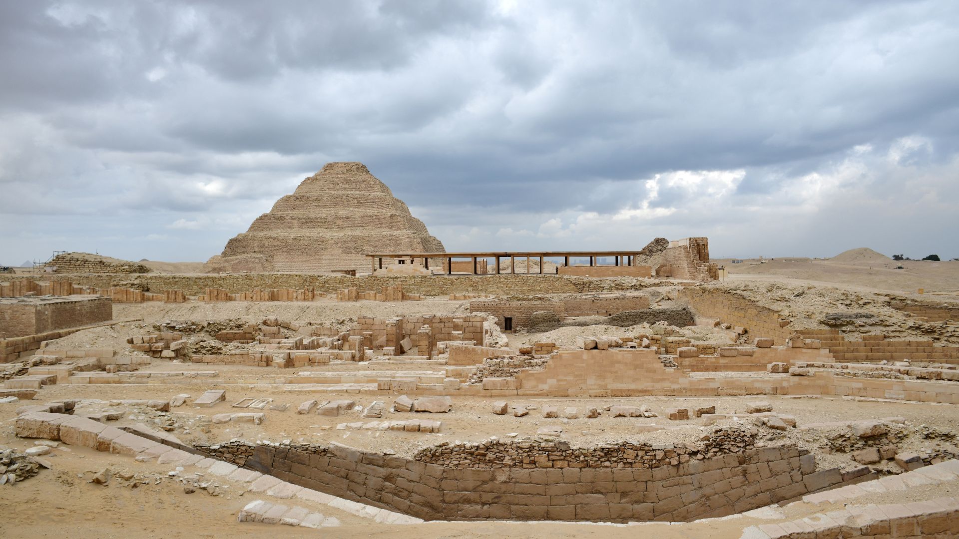 File:26673- Saqqara pyramid and boat pit.jpg