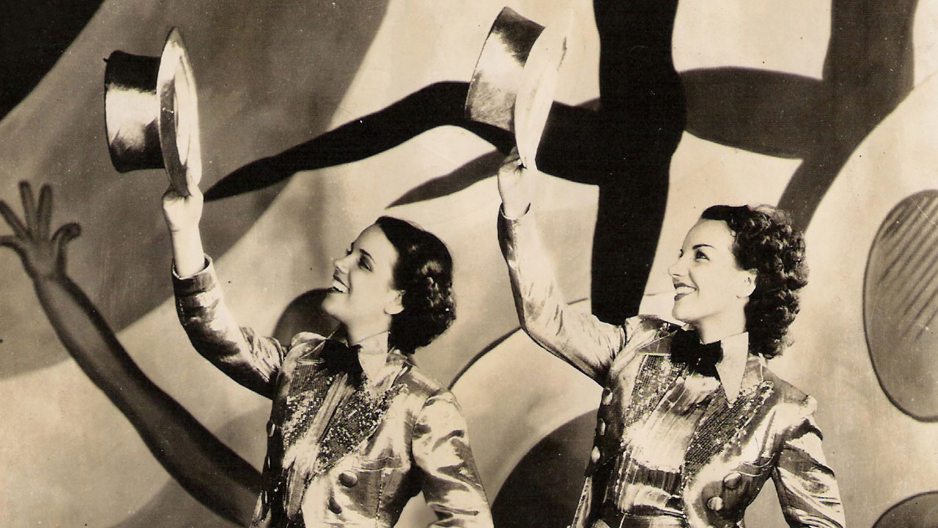 File:Carmen Miranda e Aurora Miranda em Alô, Alô Carnaval (1936).jpg