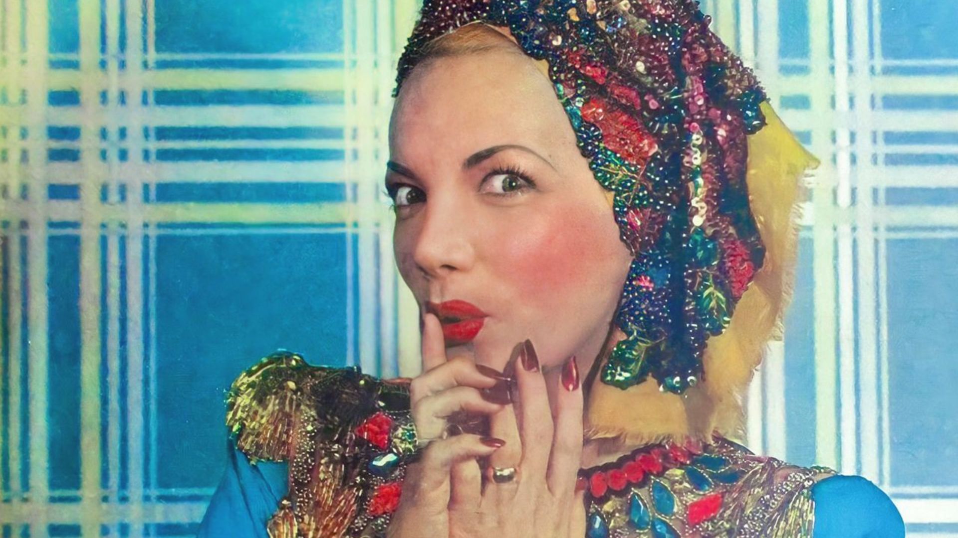 File:Carmen Miranda in New York Sunday News.jpg