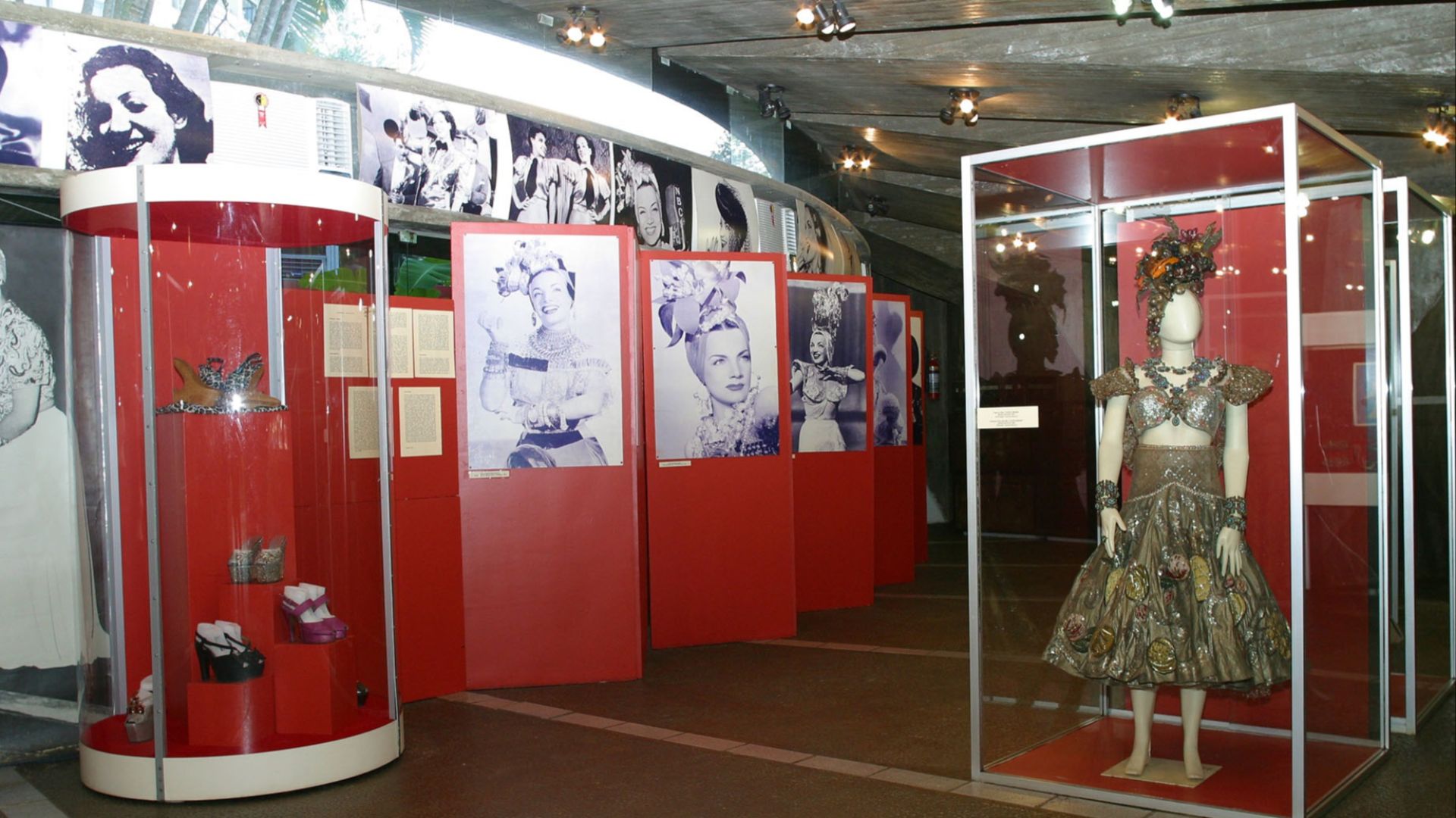 File:Museu Carmen Miranda.jpg