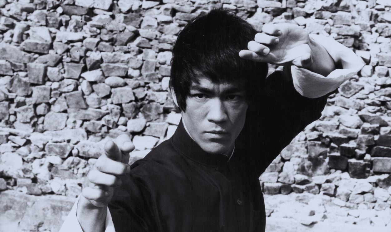 Gettyimages - 177225524, Enter The Dragon Actor Bruce Lee on the set of the movie 'Enter the Dragon', 1973.