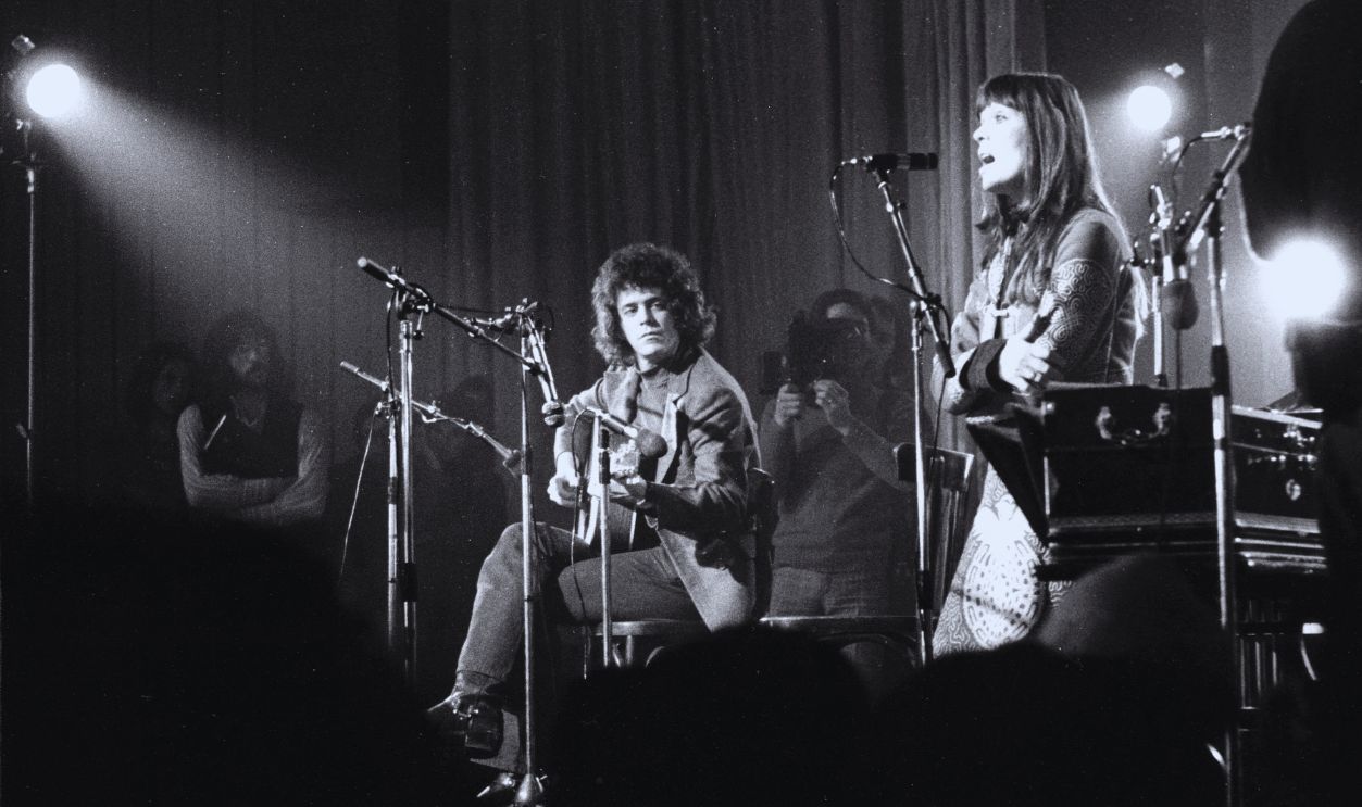 Gettyimages - 84890695, Lou Reed And Nico Live At Le Bataclan