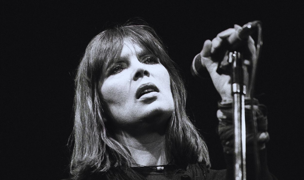 Gettyimages - 90433870, Nico Live In Rotterdam ROTTERDAM, HOLLAND - MAY 18: Nico (Christa Päffgen) performing live onstage at De Lanteren, Rotterdam in Holland on May 18 1984