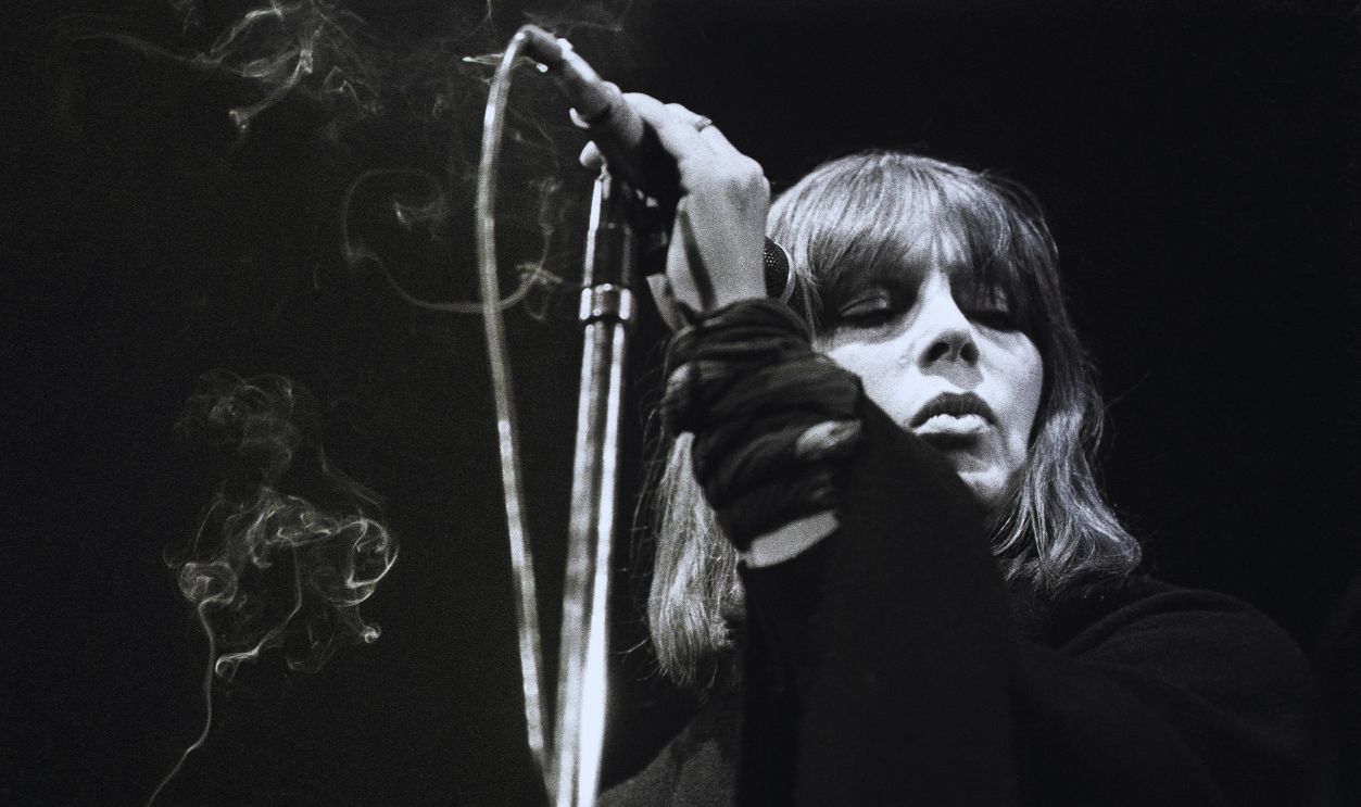 Gettyimages - 90433897, Nico Live In Rotterdam ROTTERDAM, HOLLAND - MAY 18: Nico (Christa Päffgen) performing live onstage at De Lanteren, Rotterdam in Holland on May 18 1984