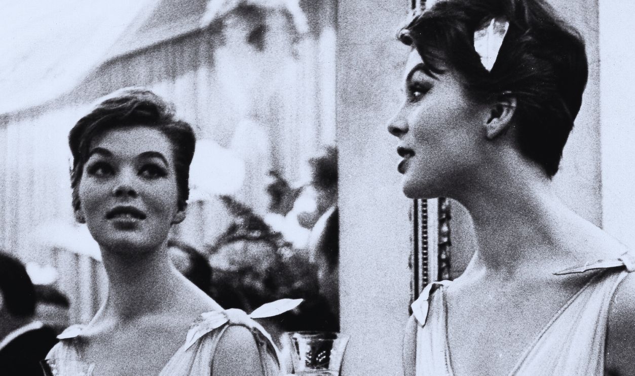 Gettyimages - 537142221, Christa Paeffgen / Nico - auf einem Opernball 1956 (GERMANY OUT) Christa Paeffgen,Christa Päffgen,Heinz Oestergaard,Heinz Oestergaard (*16.10.1938-18.07.1988+) , Kuenstlerin, Mannequin, D, auf einem Opernball mit einem Modellkleid, von Heinz Oestergaard, - 1956