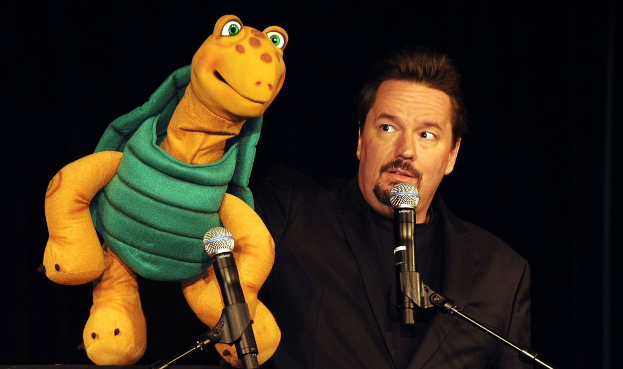 Gettyimages - 451460409, Andre Agassi Foundation Grand Slam For Children VIP Dinner Terry Fator performs at the Andre Agassi Foundation Grand Slam For Children VIP Dinner at Wynn Las Vegas on September 25, 2009 in Las Vegas, Nevada.