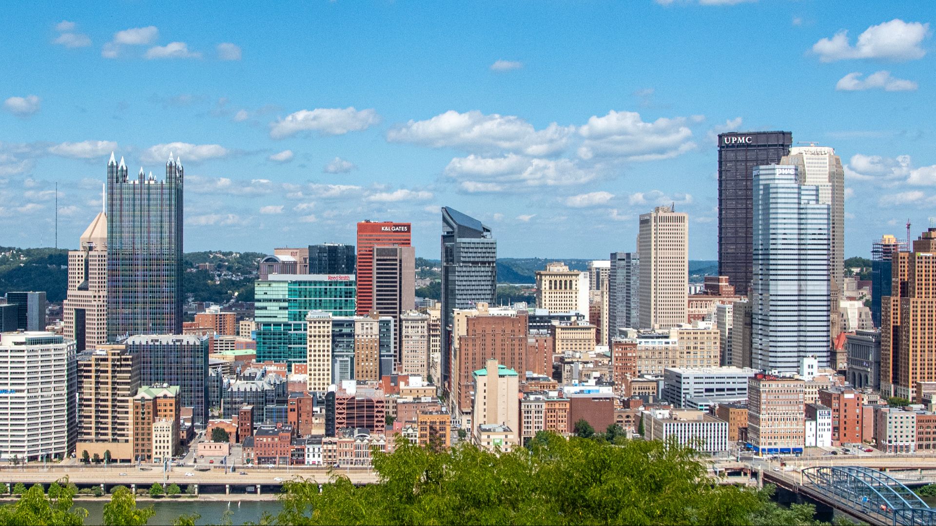 File:A panaromic view of Pittsburgh, PA.jpg