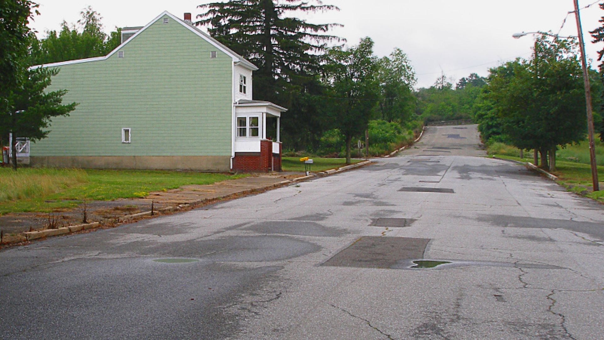 File:A370, Centralia, Pennsylvania, USA, solitary house, 2008.JPG