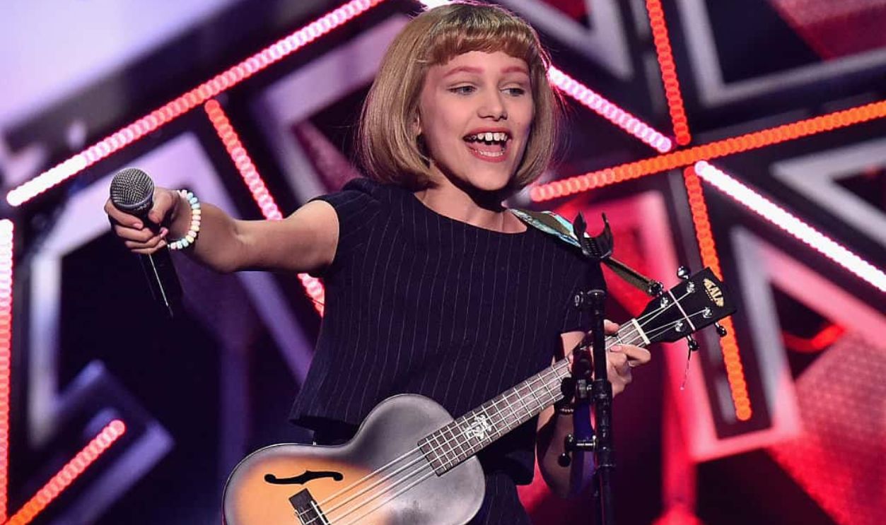 Gettyimages - 628827700, Z100's Jingle Ball 2016 - SHOW NEW YORK, NY - DECEMBER 09: Musician Grace VanderWaal performs onstage during Z100's Jingle Ball 2016 at Madison Square Garden on December 9, 2016 in New York, New York.