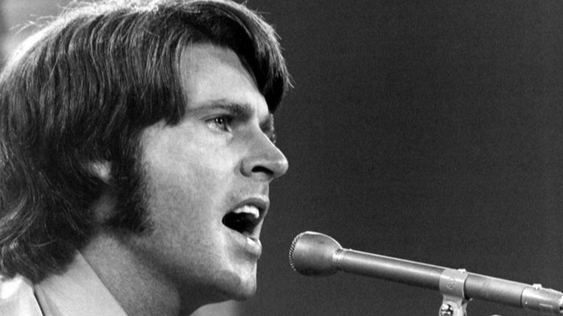 File:Rick Nelson performing 1970.JPG
