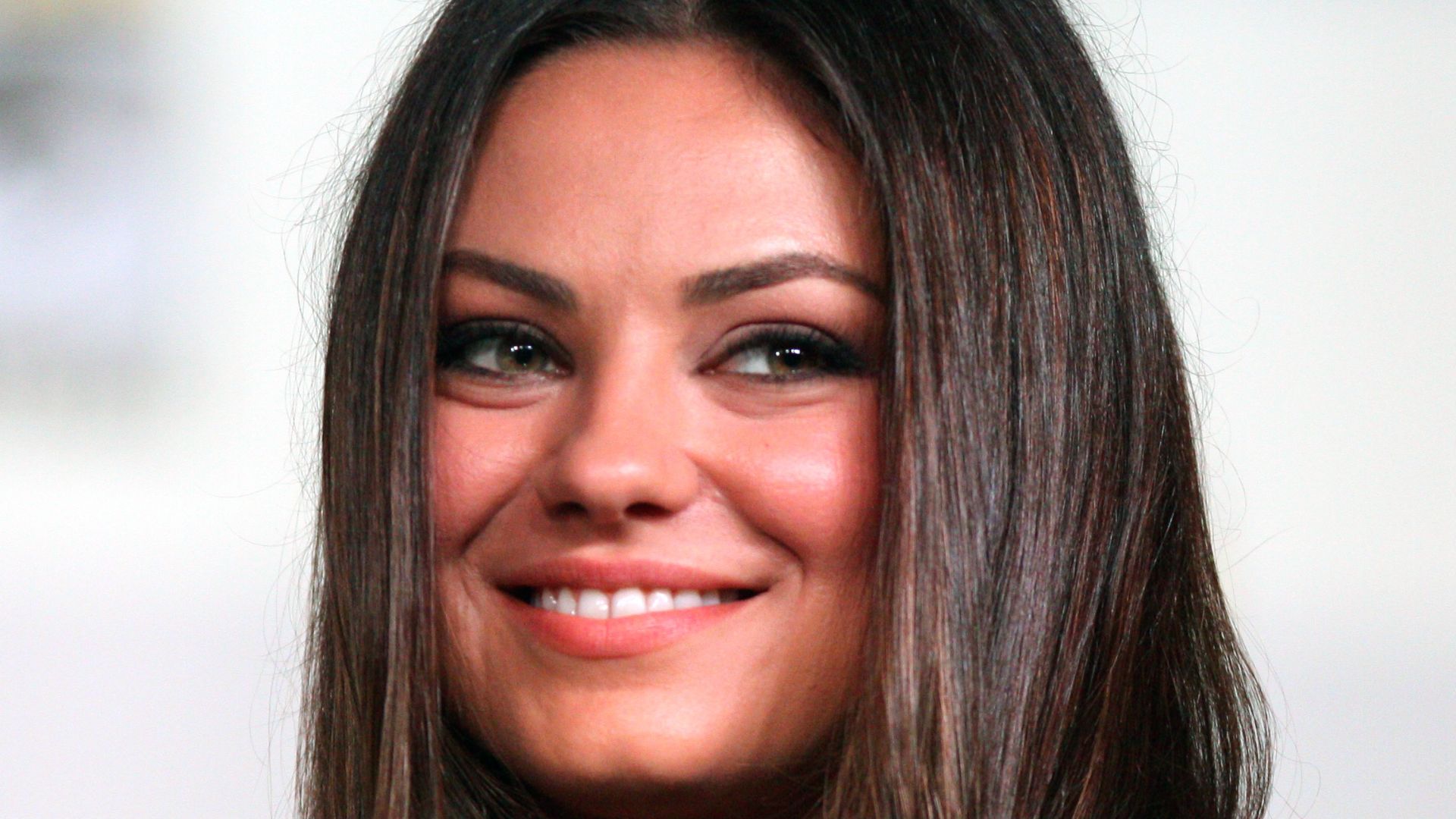 File:Mila Kunis by Gage Skidmore 3.jpg