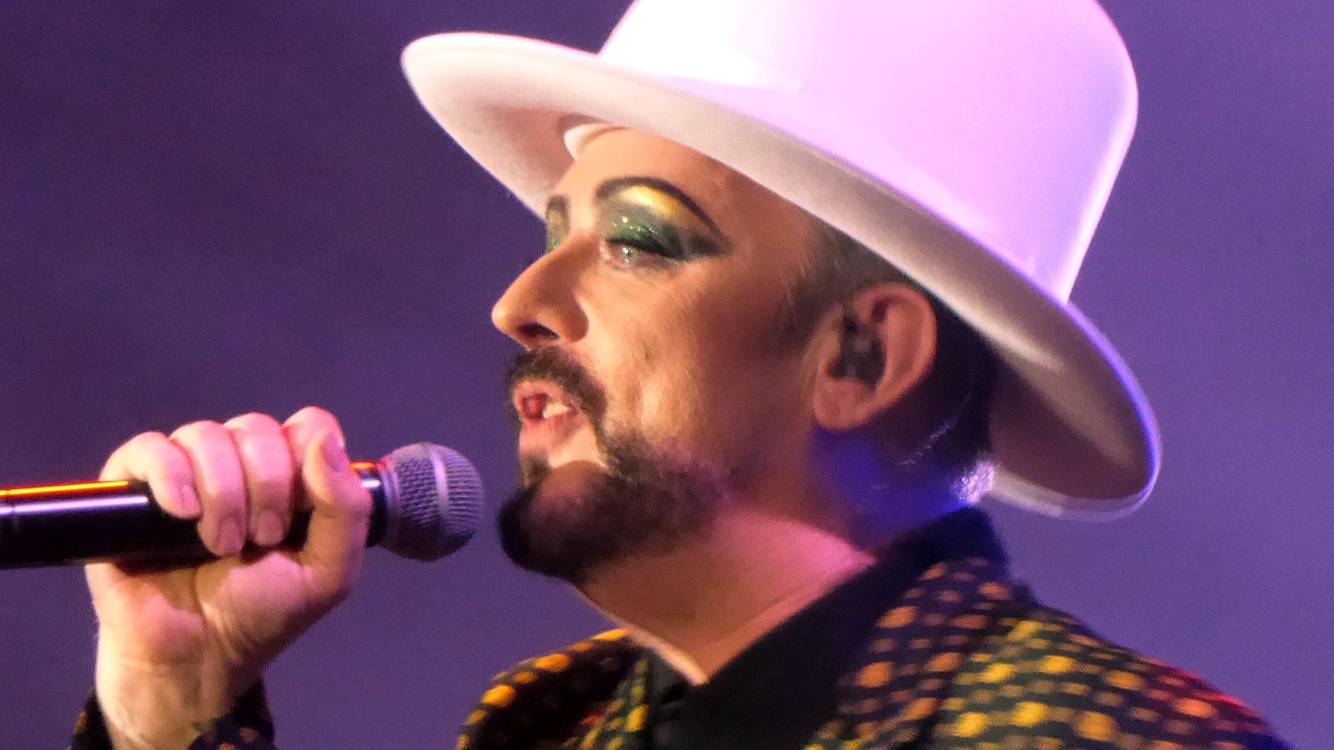 File:Boy George at The SSE Arena Wembley on14th December 2016.jpg
