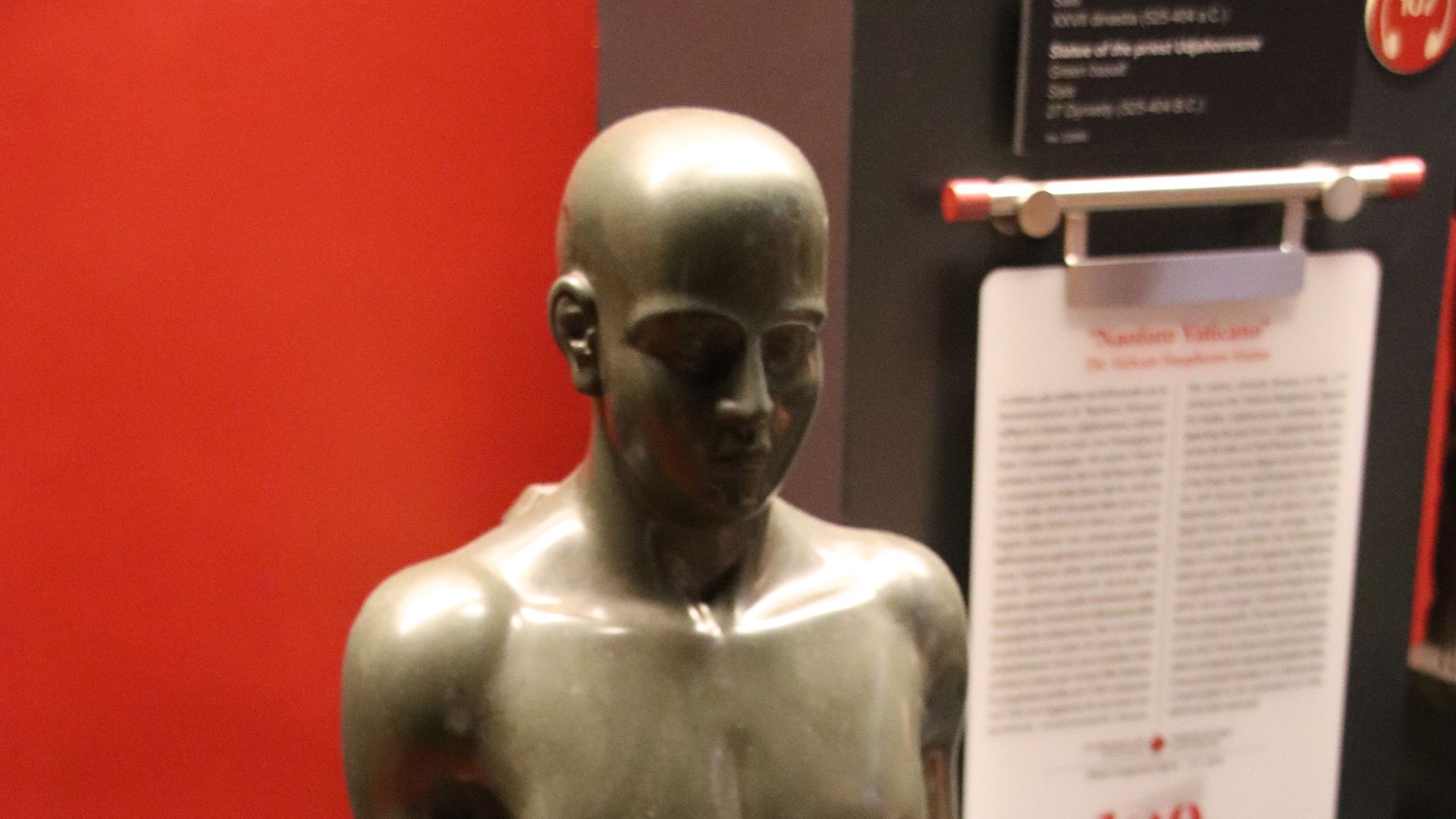 File:Egyptian Statue of Medical Doctor, Dynasty 26, 570-520 BC (48464972032).jpg