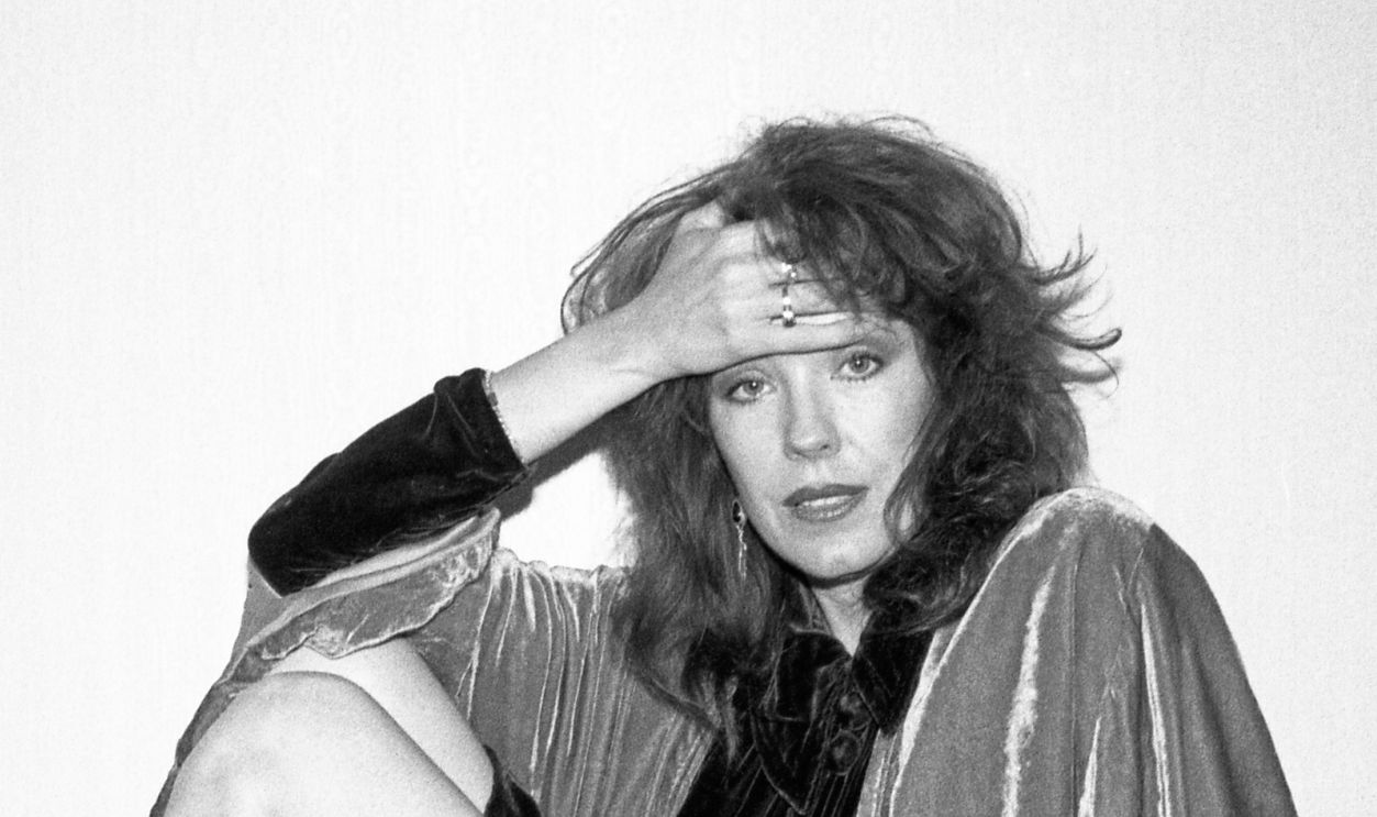 American groupie and author Pamela Des Barres poses for a portrait on June 17, 1987 in New York City, New York.