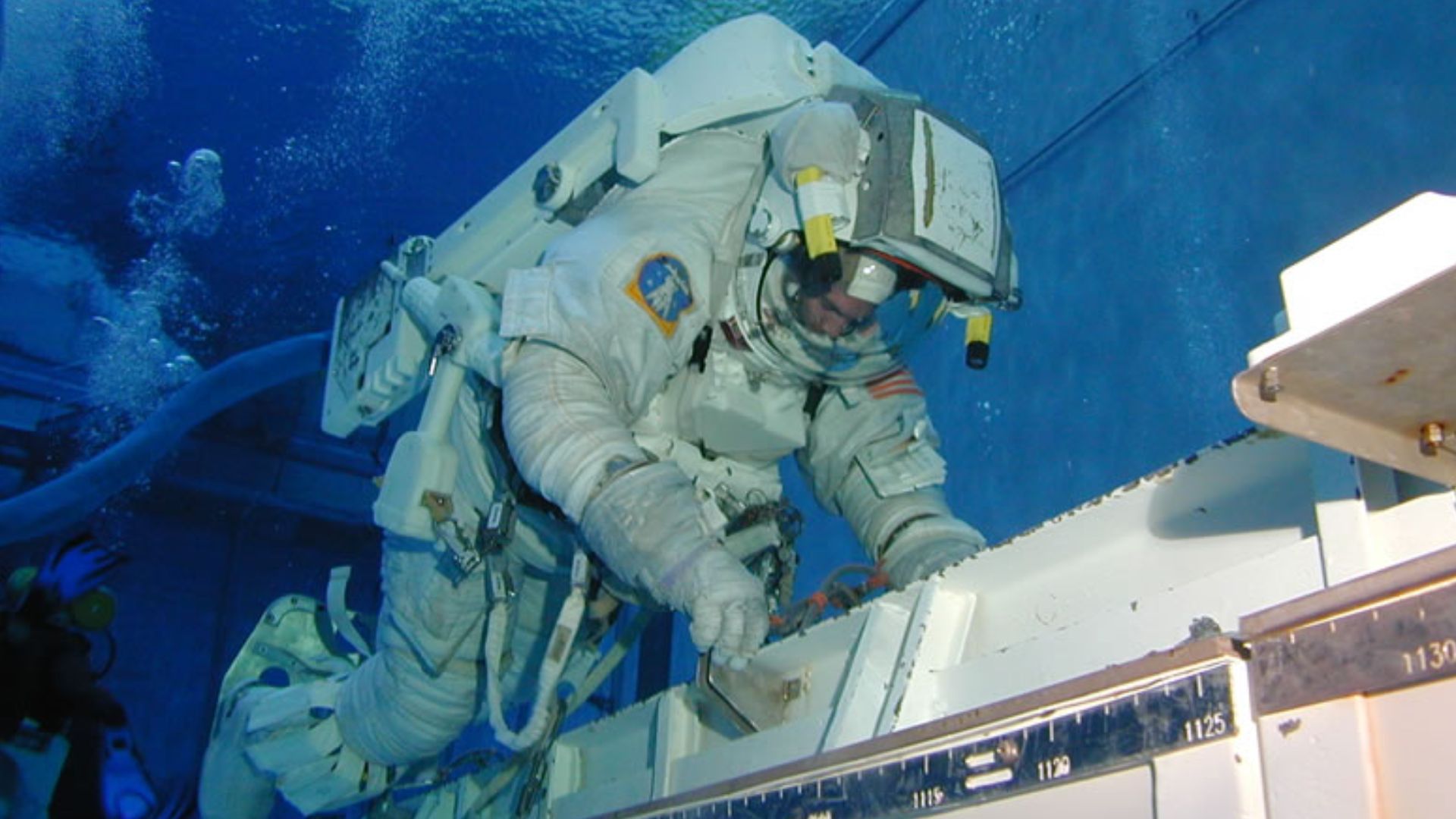 File:NASA Neutral Buoyancy Laboratory Astronaut Training.jpg