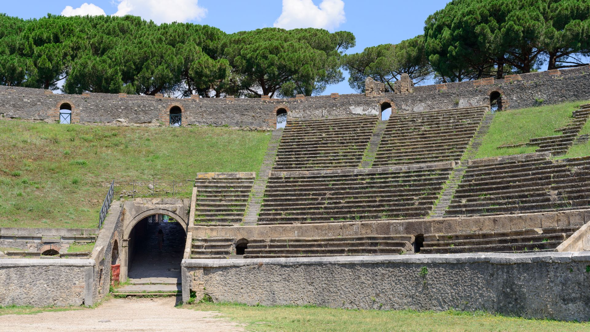 File:Ancient Roman Pompeii - Pompeji - Campania - Italy - July 10th 2013 - 06.jpg