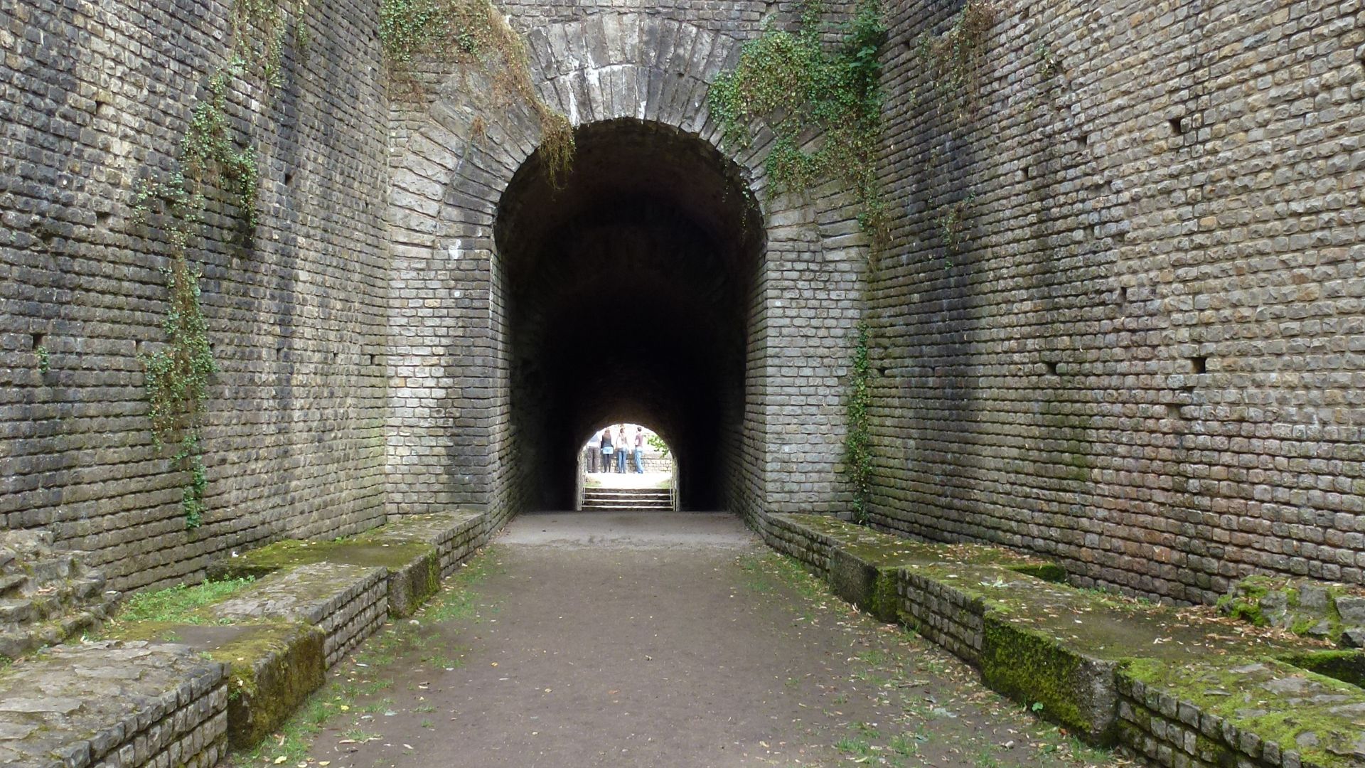 File:VomitoriumAtTriersRomanAmphitheatre3.jpg