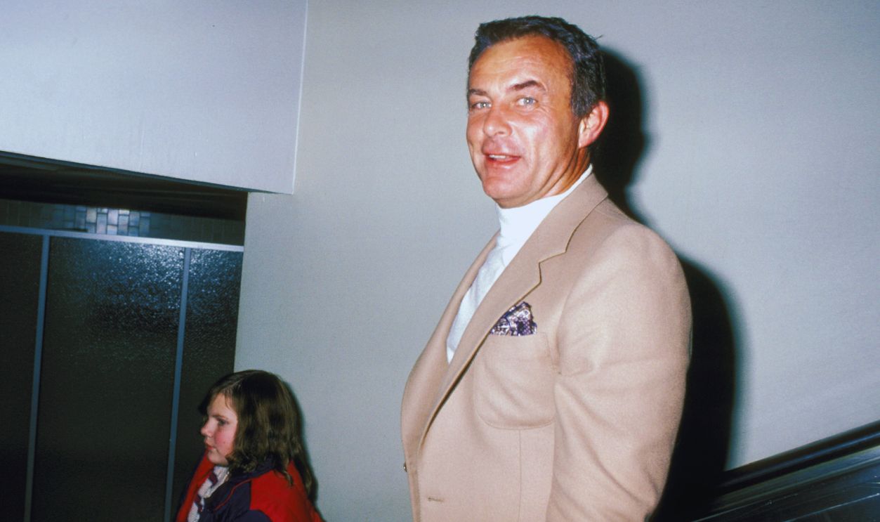 Gettyimages - 105534857, Robert Conrad Sighting at Los Angeles International Airport - December 31, 1980 Robert Conrad during Robert Conrad Sighting at Los Angeles International Airport - December 31, 1980 at Los Angeles International Airport in Los Angeles, California, United States.