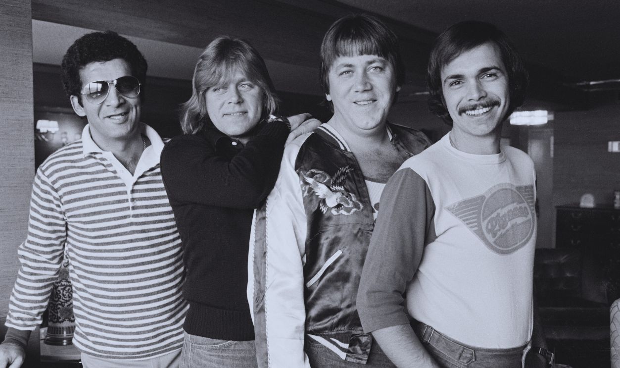 Gettyimages - 1189331763, Chicago Members of American rock band Chicago, UK, 4th November 1976; they are musician and producer Laudir de Oliveira, singer-songwriter and bassist Peter Cetera, guitarist and singer Terry Kath (1946 - 1978), drummer Danny Seraphine.
