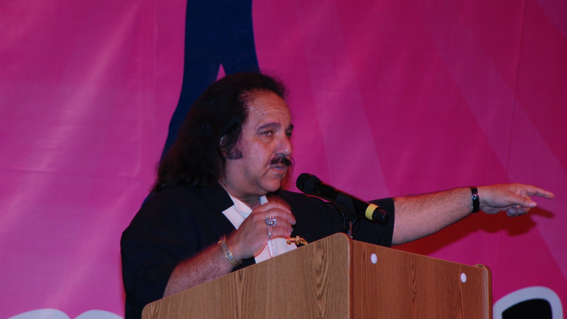 File:Ron Jeremy at Exxxotica Miami 2009 (1).jpg